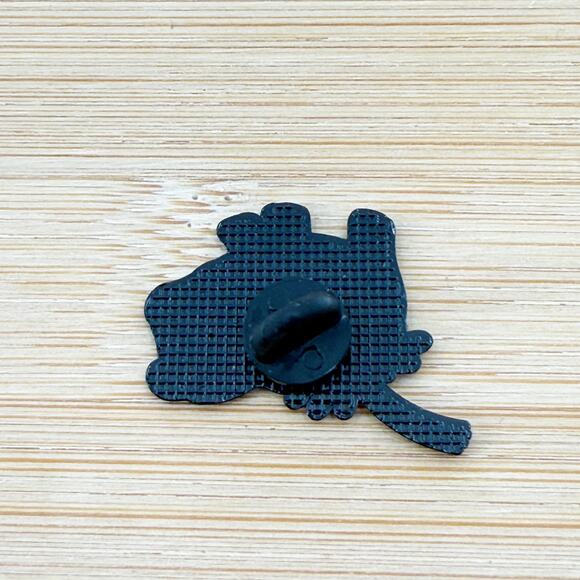 Baby Hippo Pin, Pin Badges, Hippo Pin Badge, Sealife Gifts, Cute Pin - Picture 4 of 4